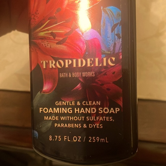 🌺Bath & Body Works tropical hand soaps bundle NWT - Picture 6 of 9